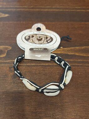 Urban Pop Cowrie Shell Bracelet